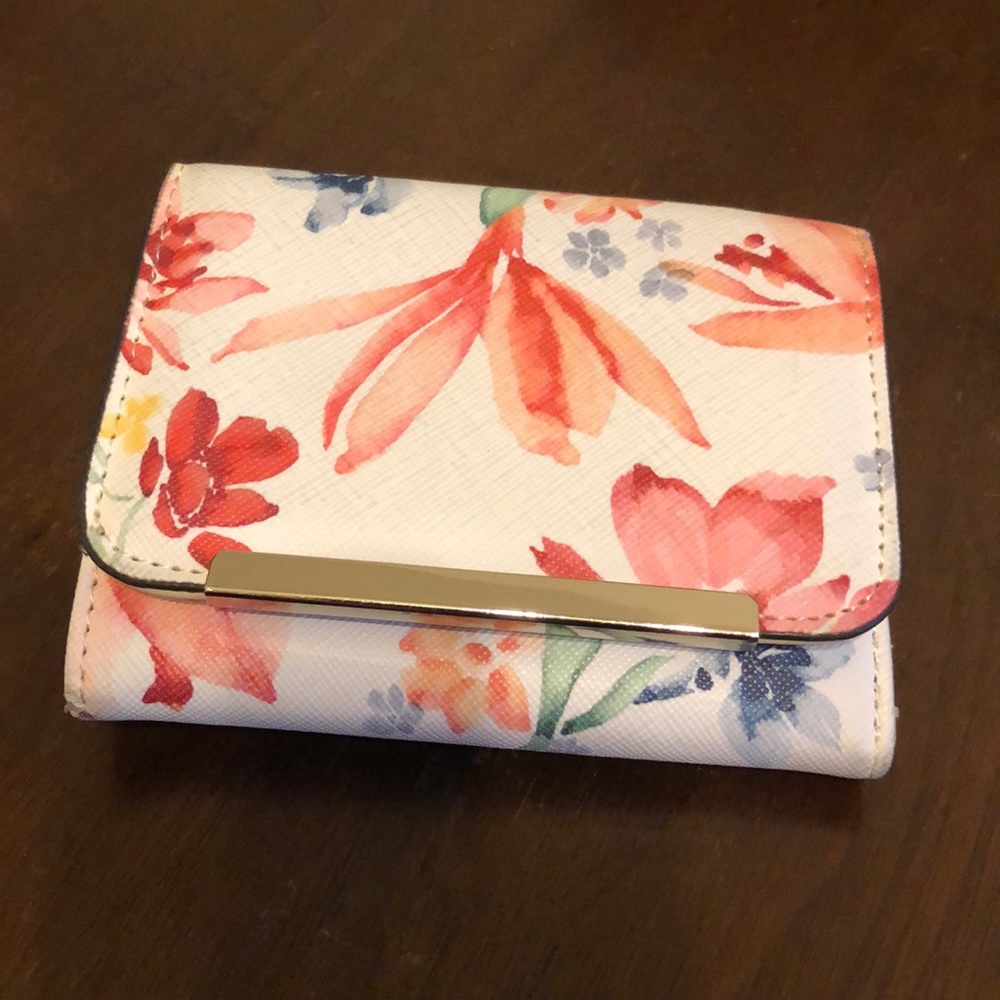 Apt. 9 Tri-fold Wallet